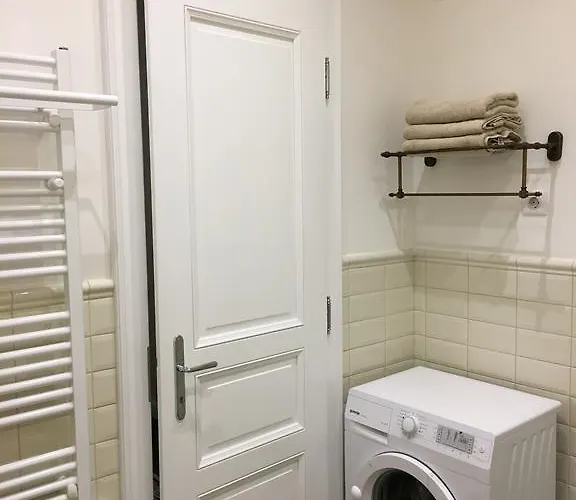 Apartma Forum I And Ii